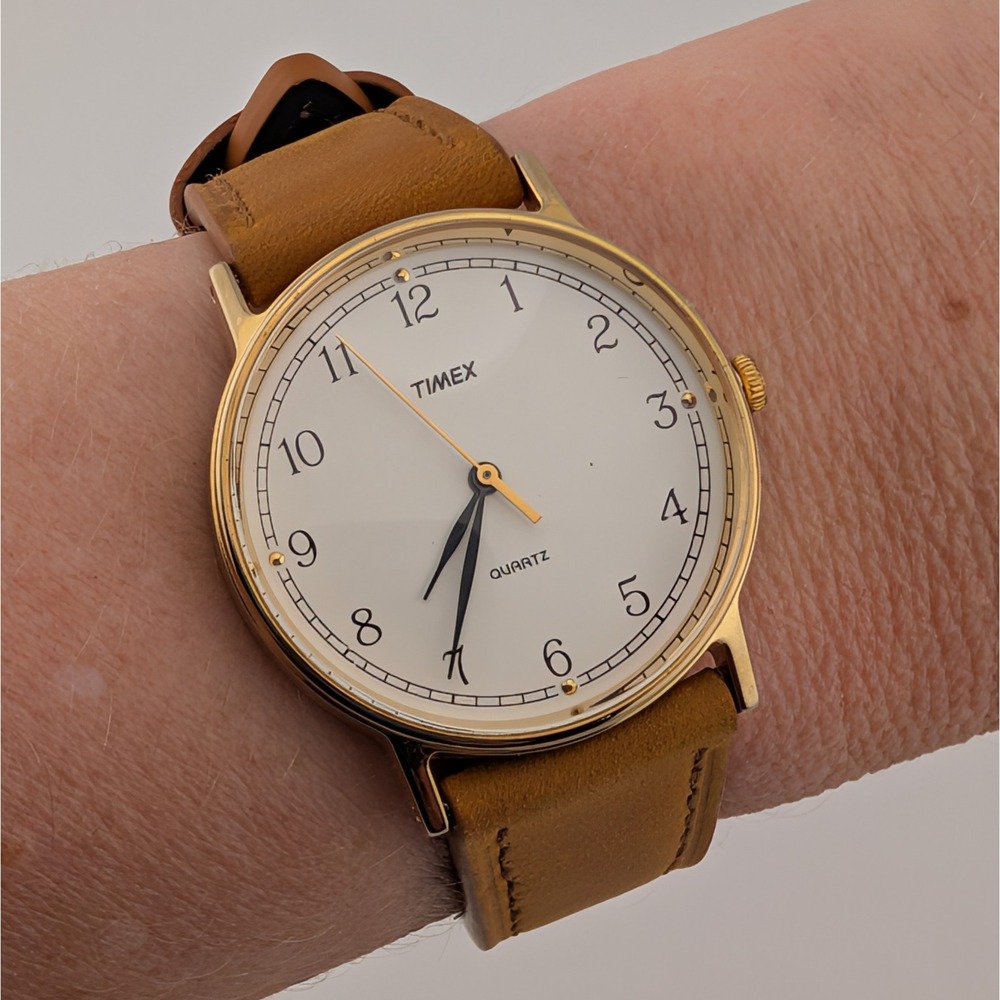 Timex Classic Minimalist White Dial Gold Tone Quartz Tan Leather Strap Watch - Picture 3 of 10